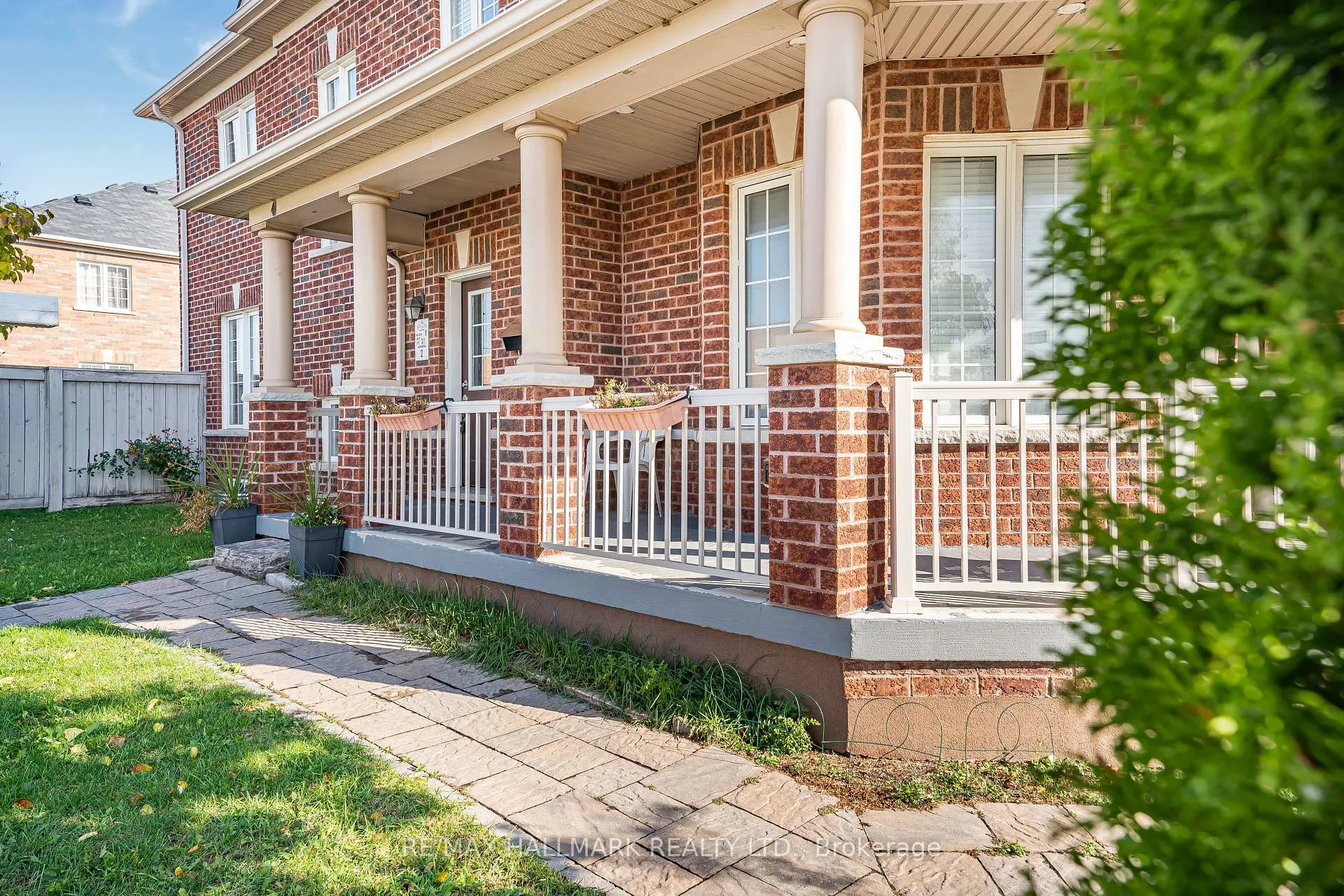 Photo 2 of 2 Telstar Way, Whitby, Brooklin — HOMEH