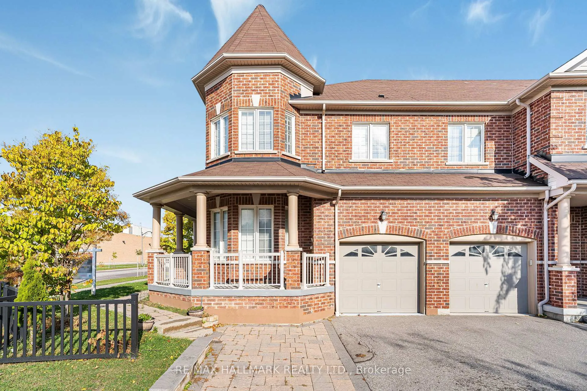 Photo 5 of 2 Telstar Way, Whitby, Brooklin — HOMEH