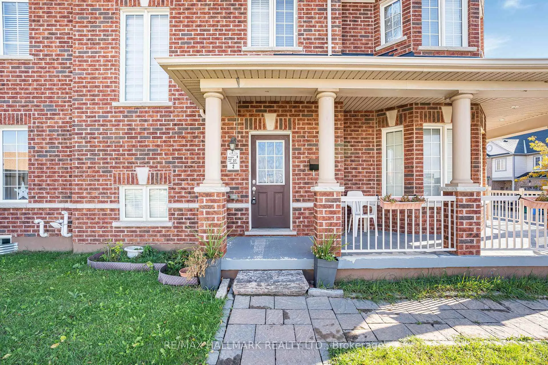 Photo 6 of 2 Telstar Way, Whitby, Brooklin — HOMEH