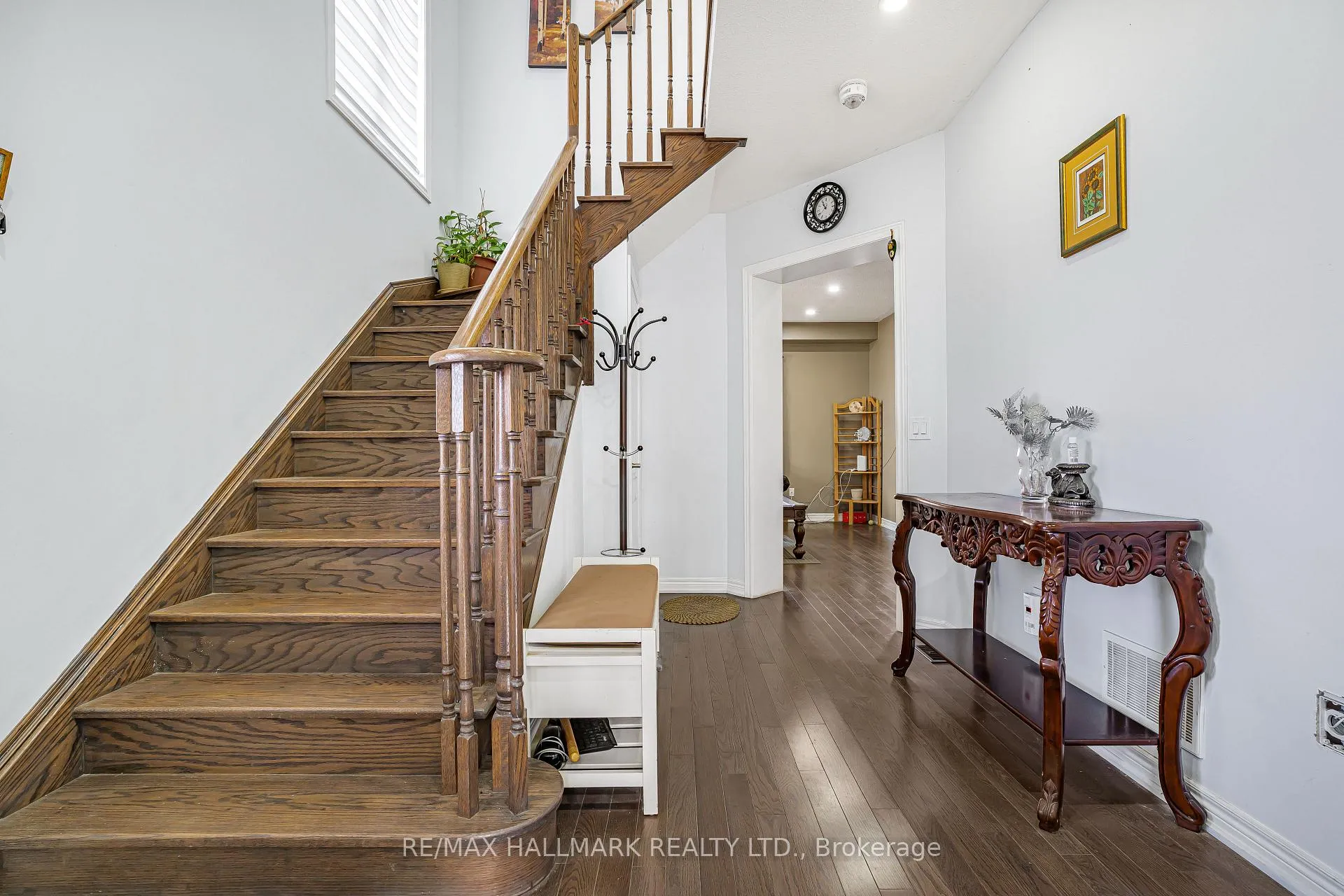 Photo 10 of 2 Telstar Way, Whitby, Brooklin — HOMEH
