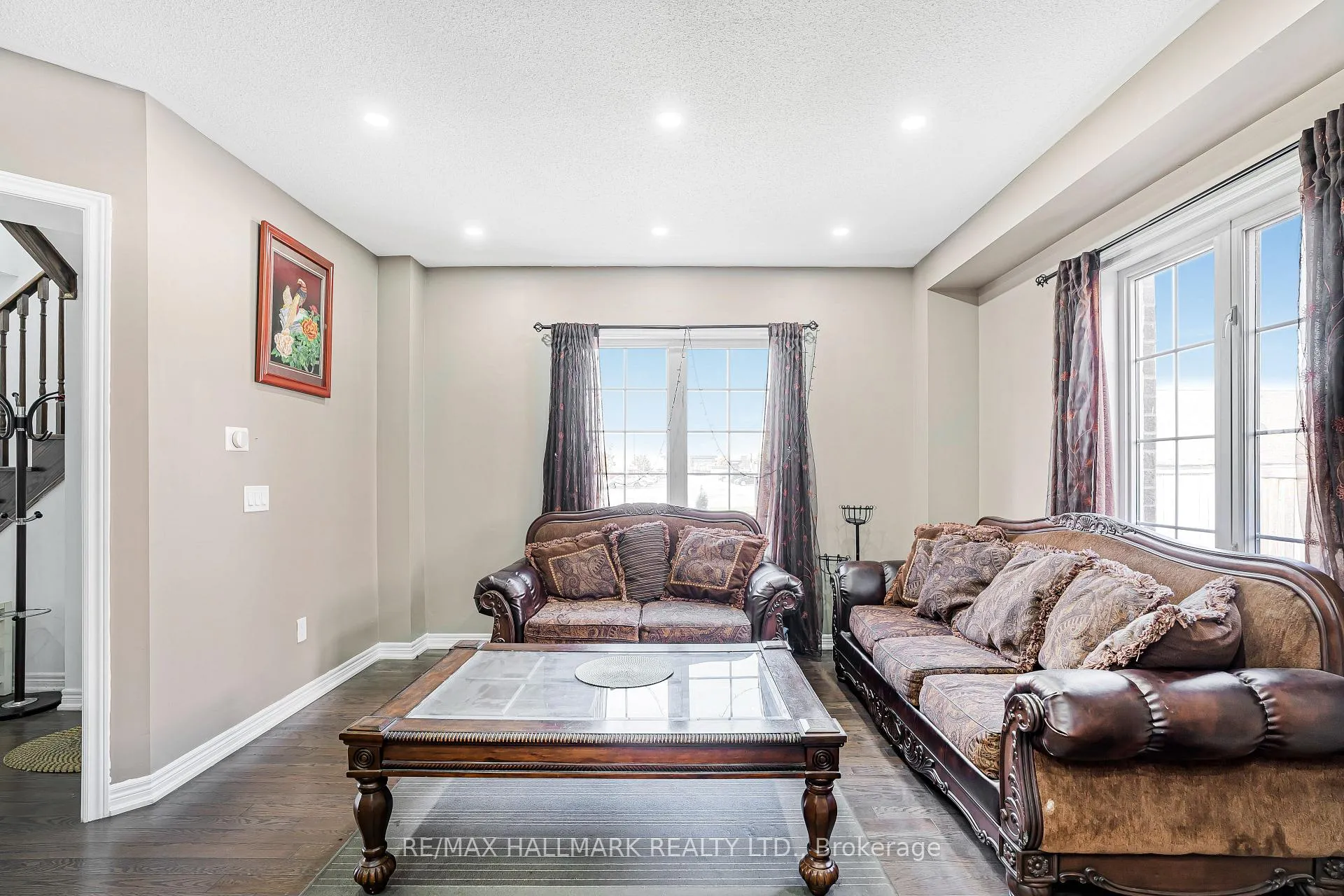 Photo 15 of 2 Telstar Way, Whitby, Brooklin — HOMEH