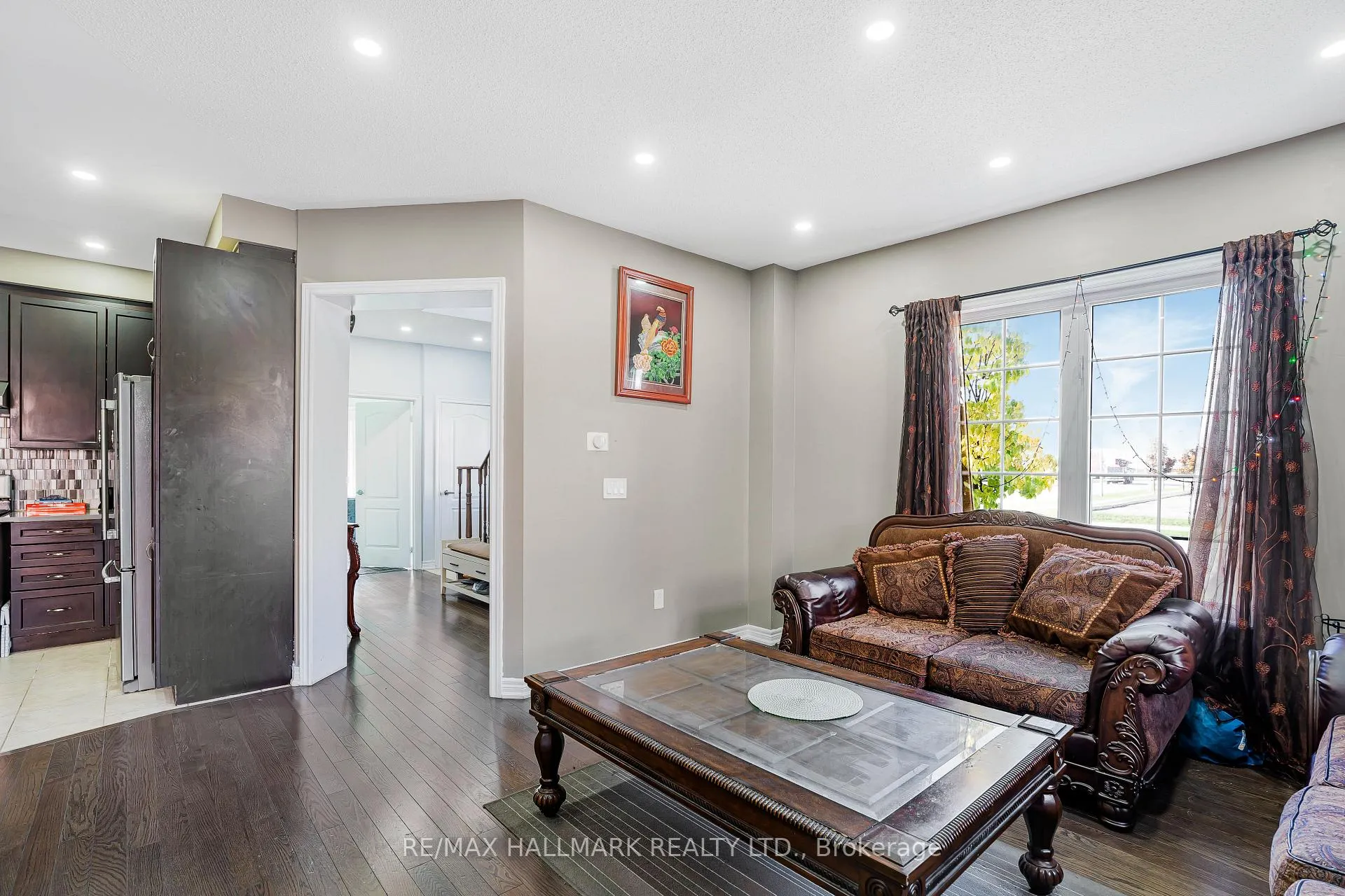 Photo 16 of 2 Telstar Way, Whitby, Brooklin — HOMEH