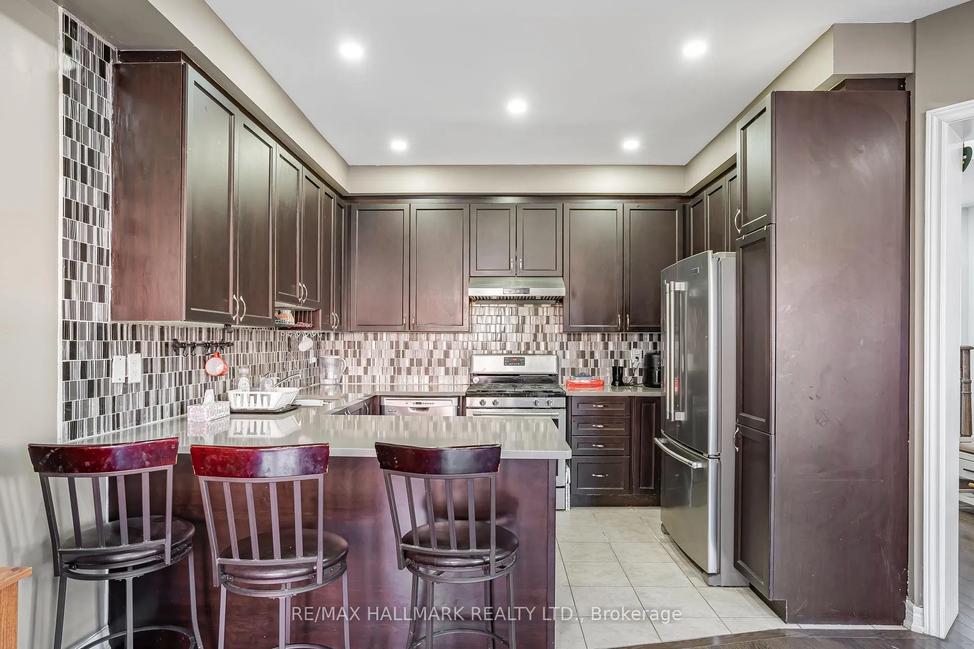 Photo 17 of 2 Telstar Way, Whitby, Brooklin — HOMEH
