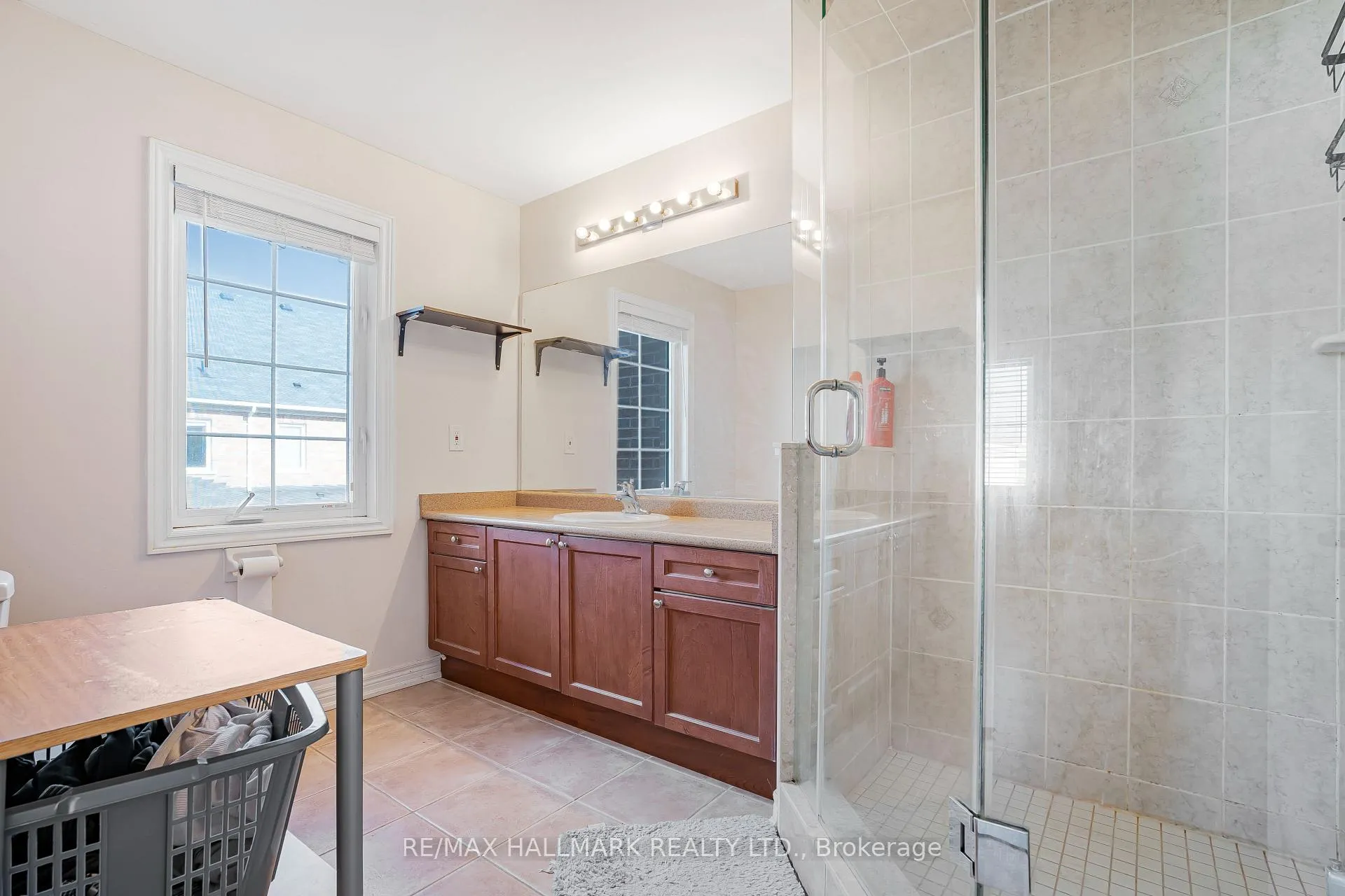 Photo 27 of 2 Telstar Way, Whitby, Brooklin — HOMEH