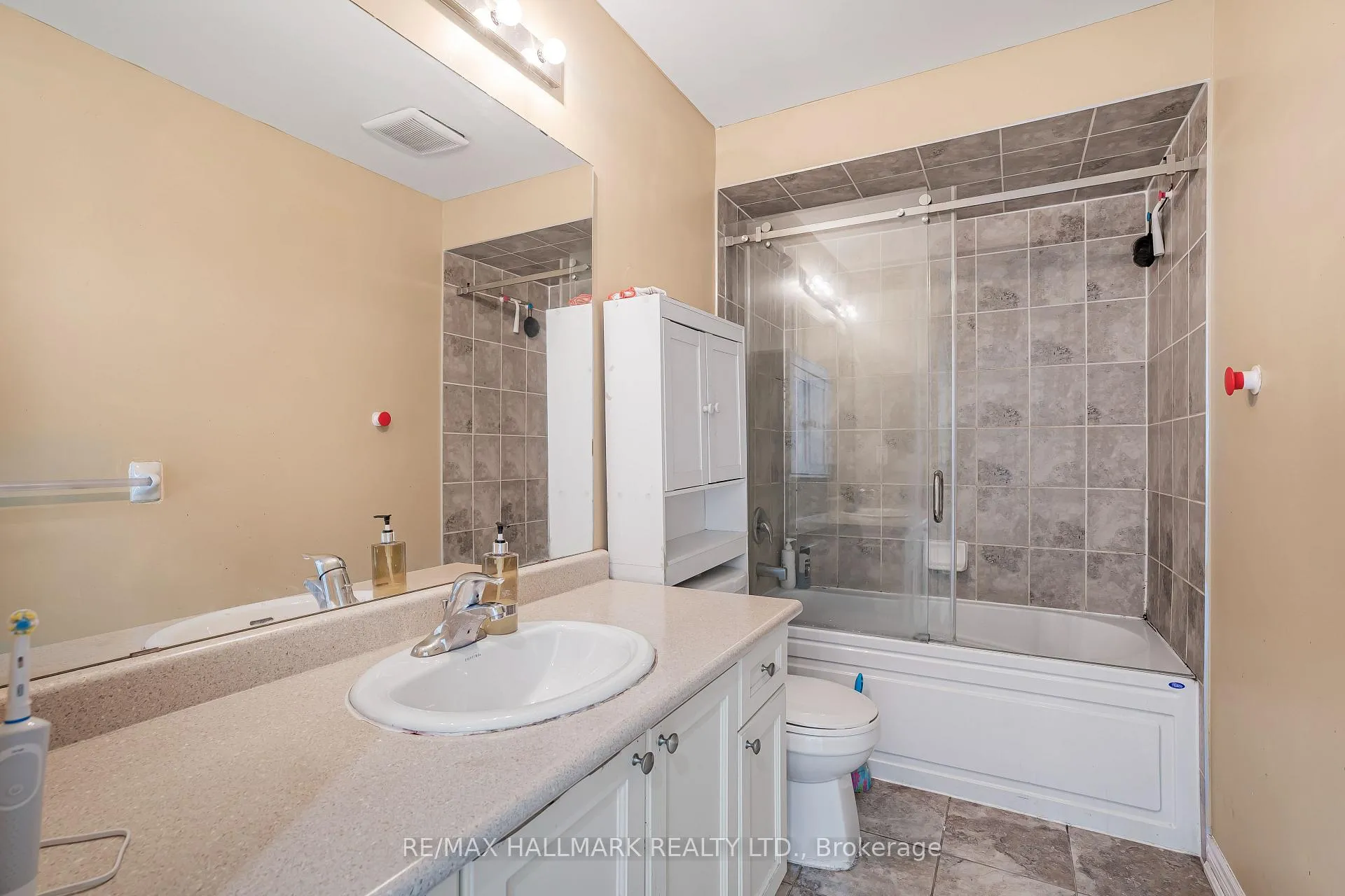 Photo 29 of 2 Telstar Way, Whitby, Brooklin — HOMEH
