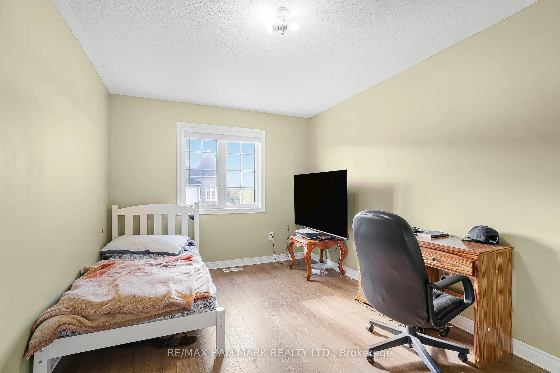 Photo 32 of 2 Telstar Way, Whitby, Brooklin — HOMEH