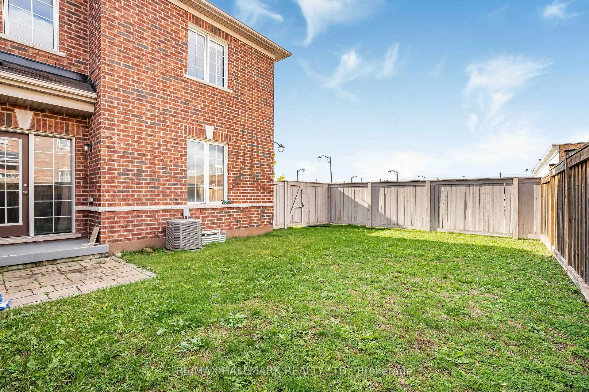 Photo 37 of 2 Telstar Way, Whitby, Brooklin — HOMEH