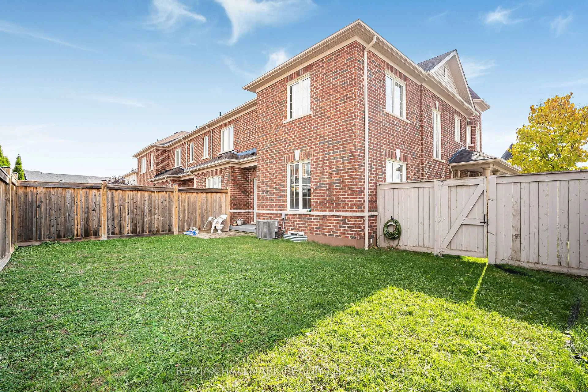 Photo 39 of 2 Telstar Way, Whitby, Brooklin — HOMEH