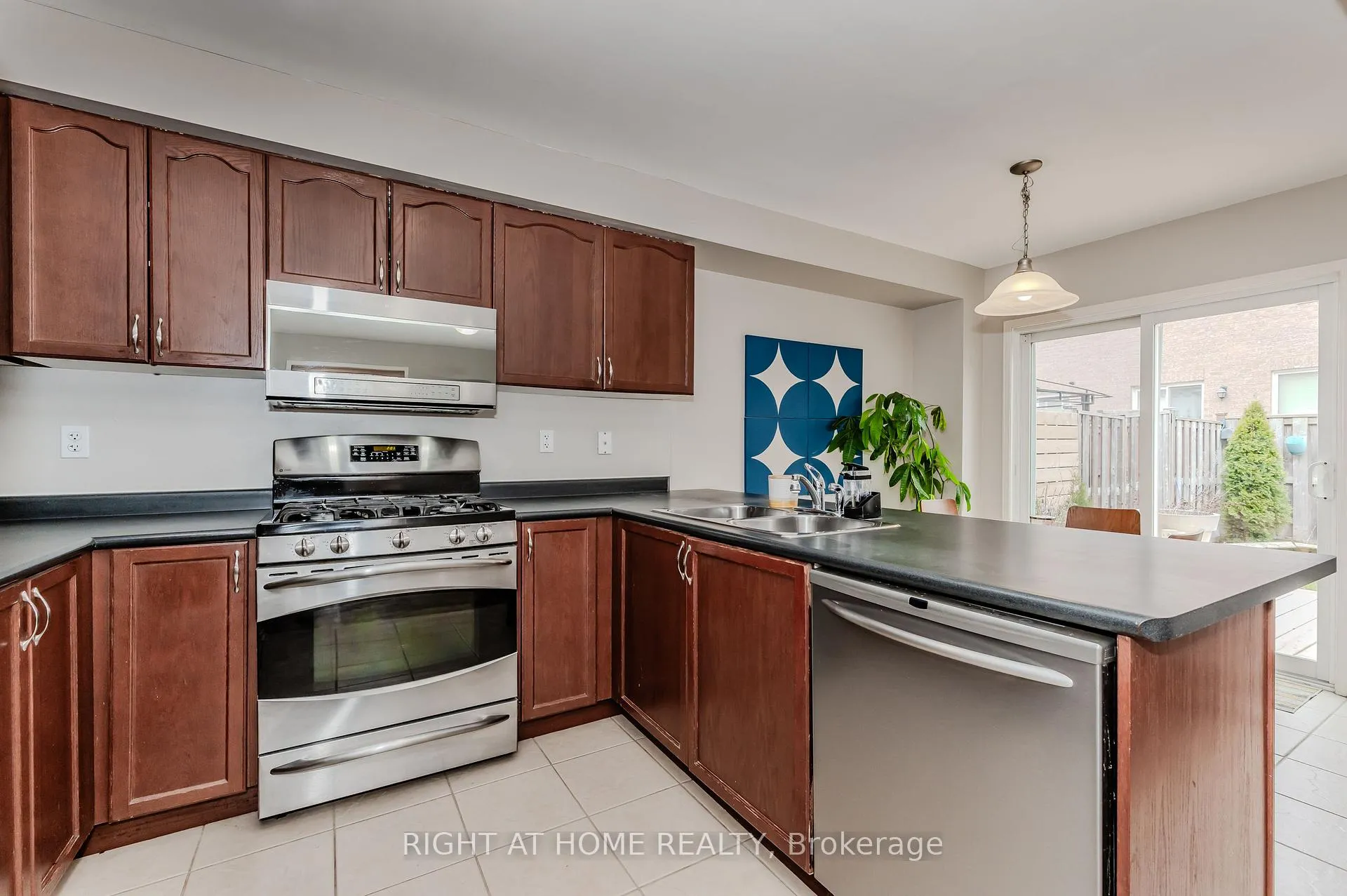 Photo 10 of 22 Albery Road, Brampton, Fletcher's Meadow — HOMEH