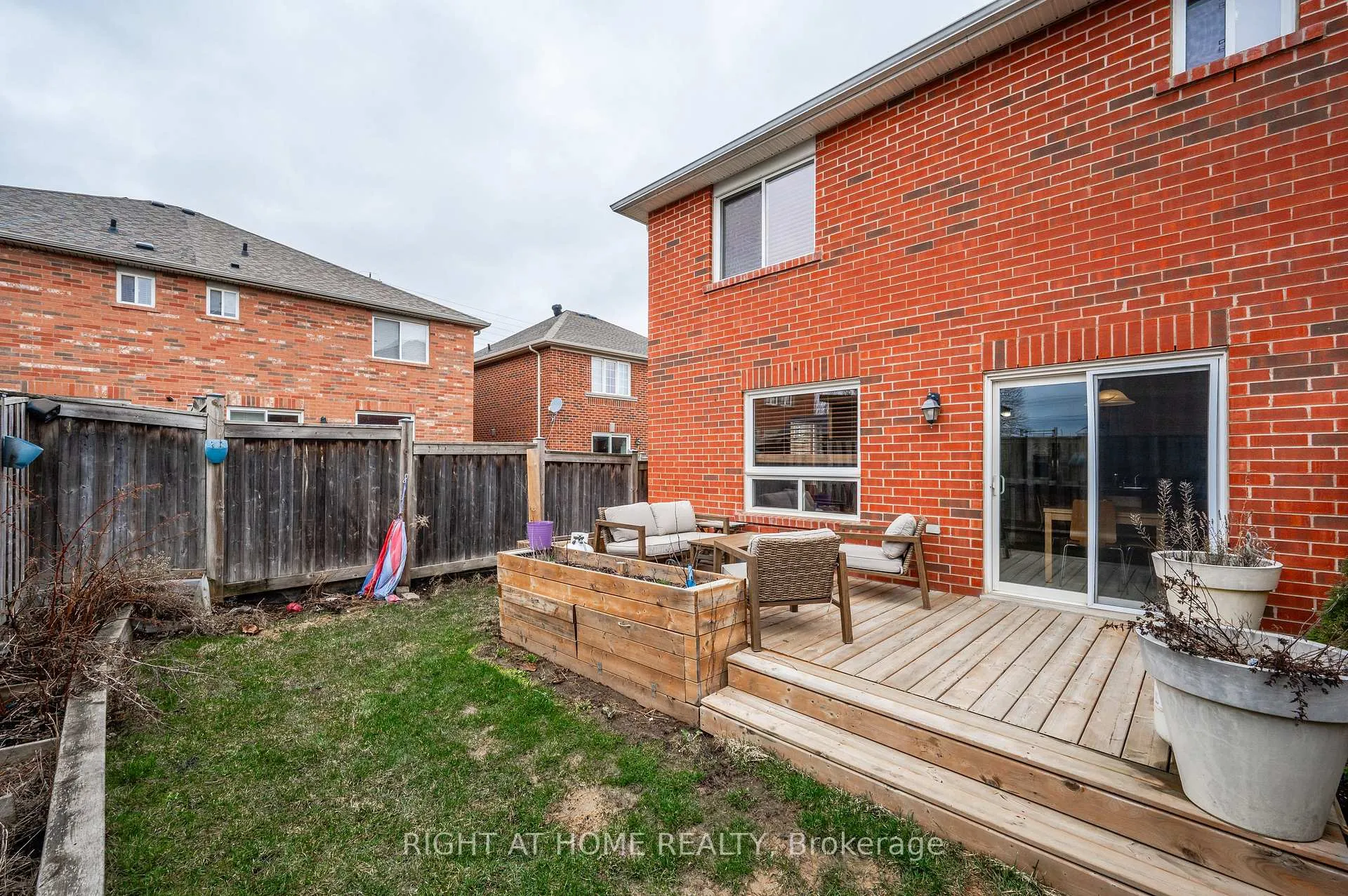 Photo 28 of 22 Albery Road, Brampton, Fletcher's Meadow — HOMEH