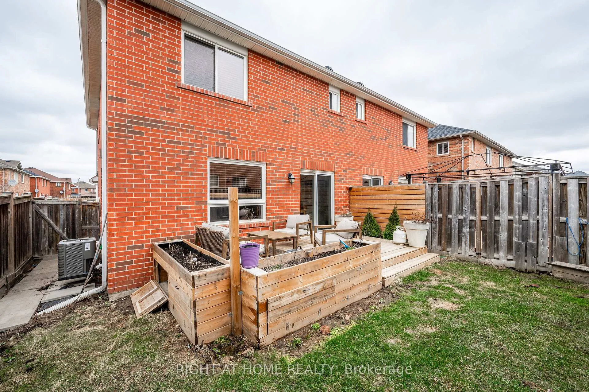 Photo 29 of 22 Albery Road, Brampton, Fletcher's Meadow — HOMEH