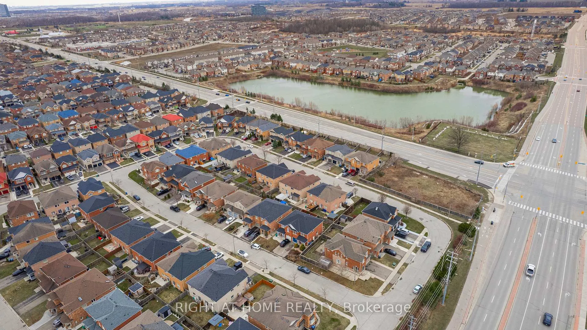 Photo 32 of 22 Albery Road, Brampton, Fletcher's Meadow — HOMEH