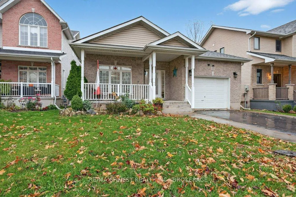 Photo 2 of 478 Weston Crescent, Kingston, East Gardiners Rd — HOMEH