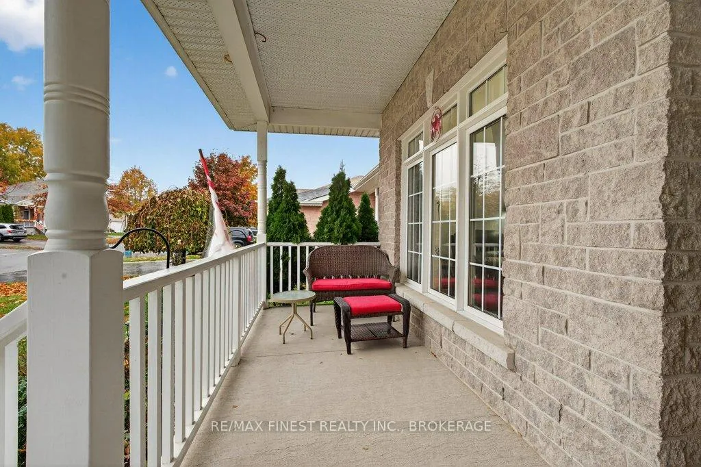 Photo 3 of 478 Weston Crescent, Kingston, East Gardiners Rd — HOMEH