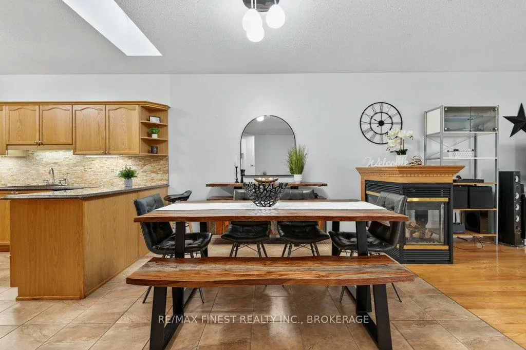 Photo 13 of 478 Weston Crescent, Kingston, East Gardiners Rd — HOMEH