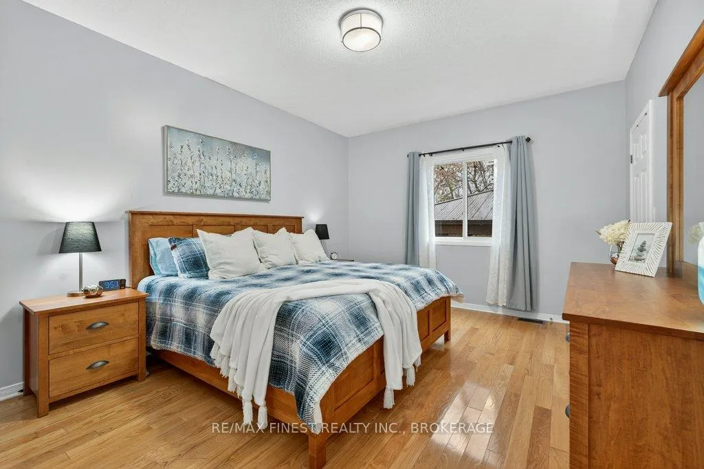 Photo 17 of 478 Weston Crescent, Kingston, East Gardiners Rd — HOMEH