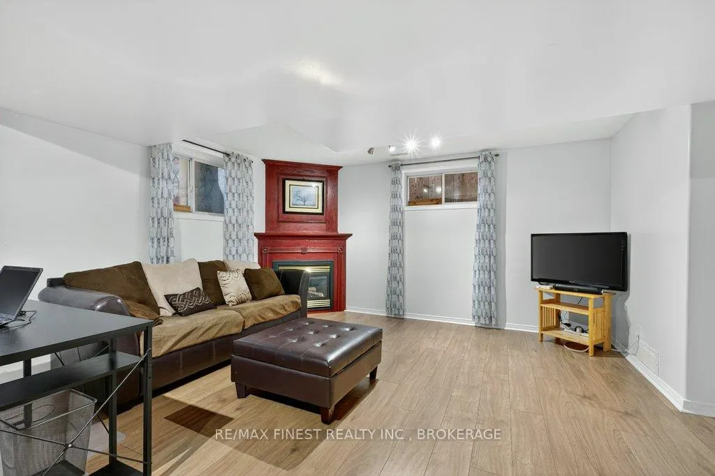 Photo 27 of 478 Weston Crescent, Kingston, East Gardiners Rd — HOMEH