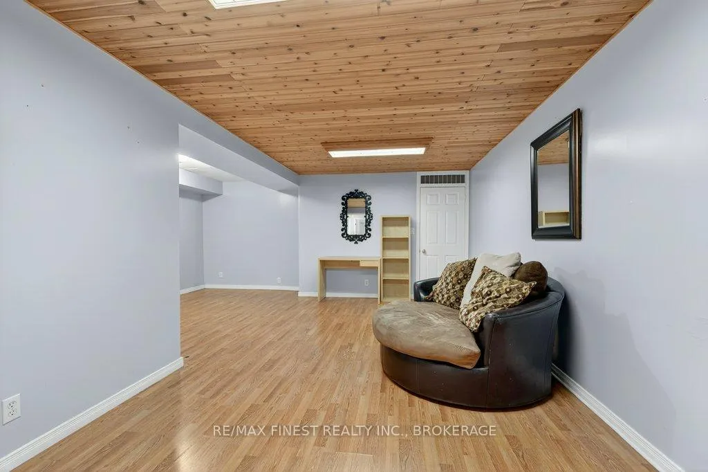 Photo 30 of 478 Weston Crescent, Kingston, East Gardiners Rd — HOMEH