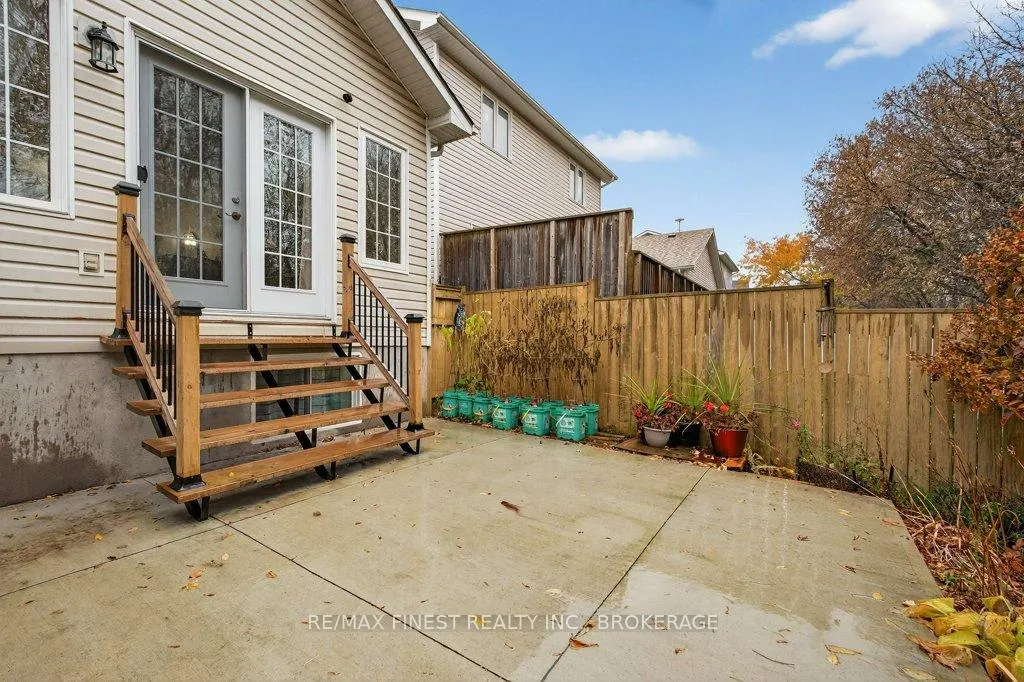 Photo 35 of 478 Weston Crescent, Kingston, East Gardiners Rd — HOMEH