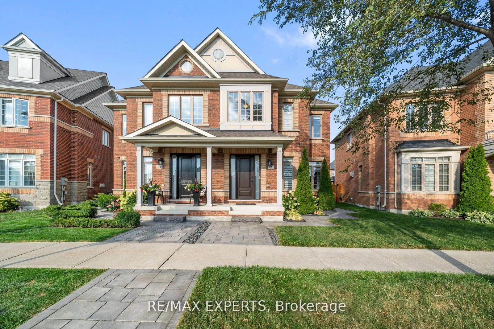 Photo 5 of 198 Moody Drive, Vaughan, Kleinburg — HOMEH