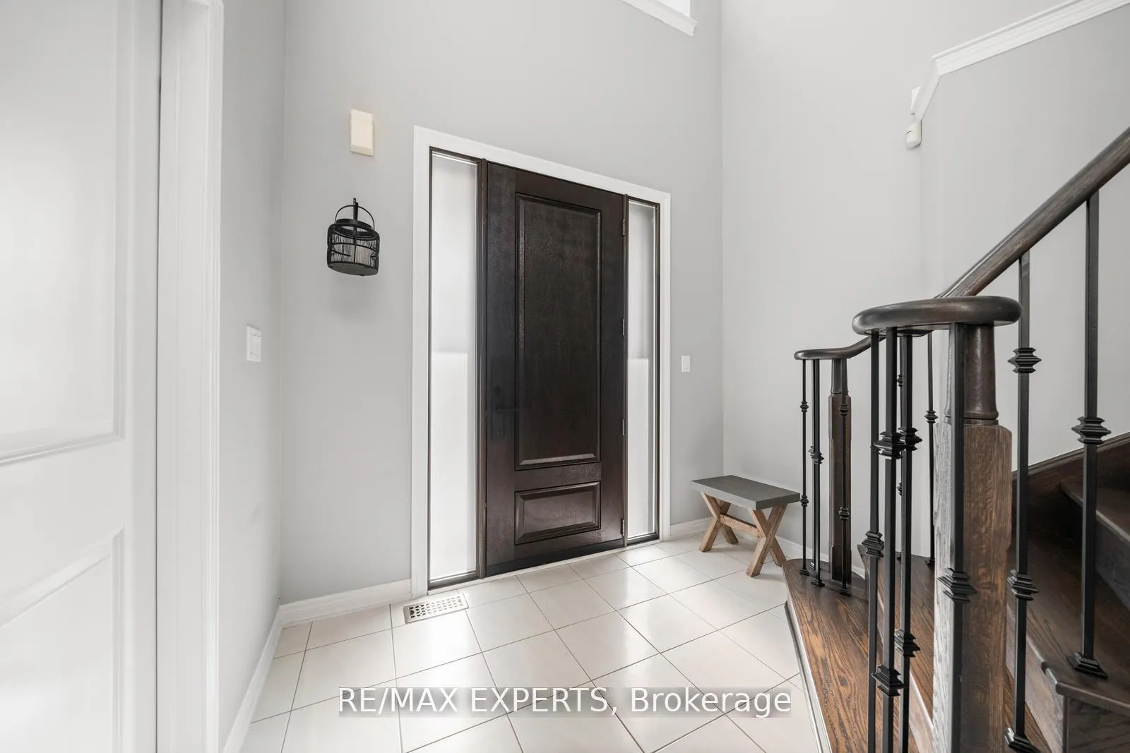 Photo 6 of 198 Moody Drive, Vaughan, Kleinburg — HOMEH