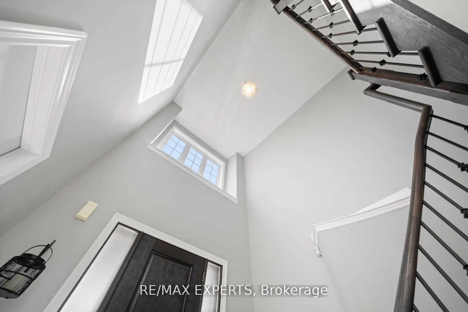 Photo 7 of 198 Moody Drive, Vaughan, Kleinburg — HOMEH
