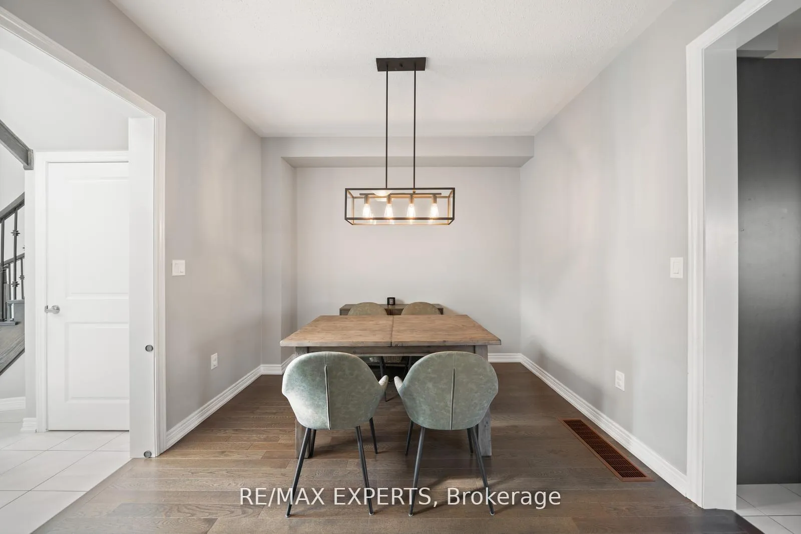 Photo 11 of 198 Moody Drive, Vaughan, Kleinburg — HOMEH