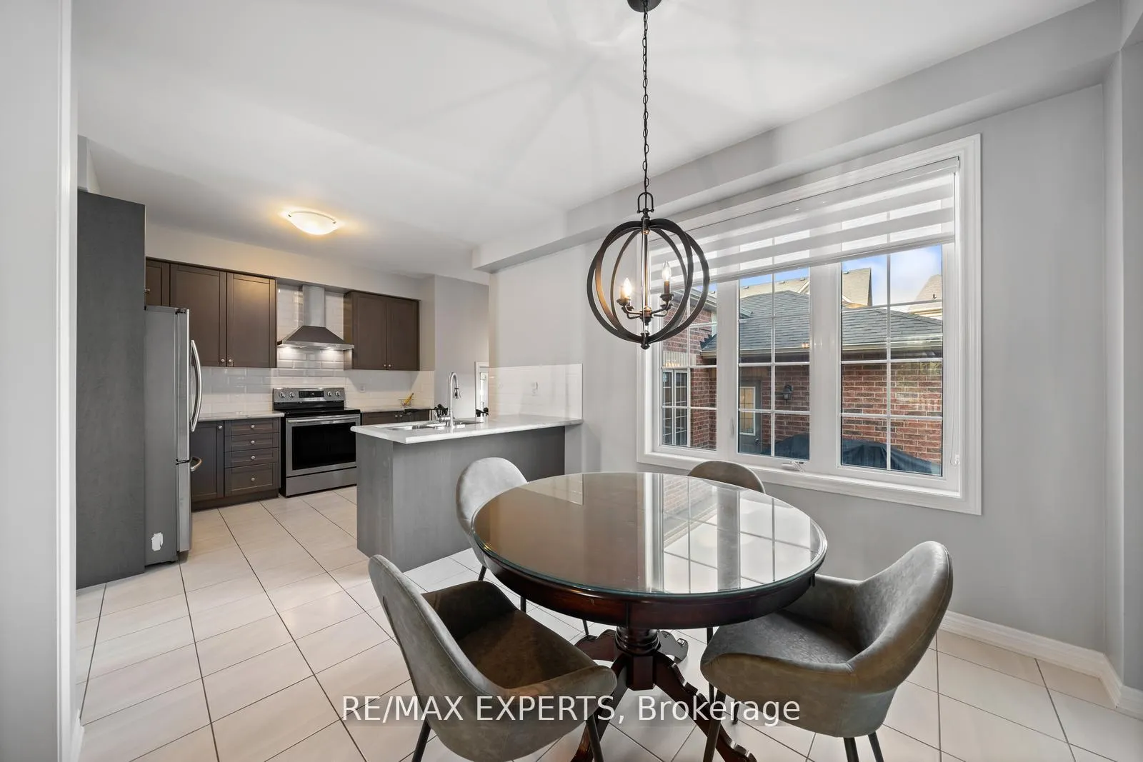 Photo 12 of 198 Moody Drive, Vaughan, Kleinburg — HOMEH