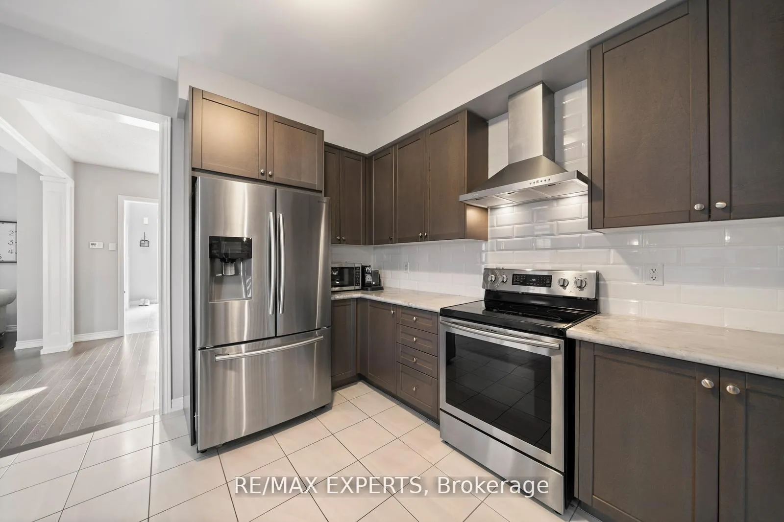 Photo 14 of 198 Moody Drive, Vaughan, Kleinburg — HOMEH