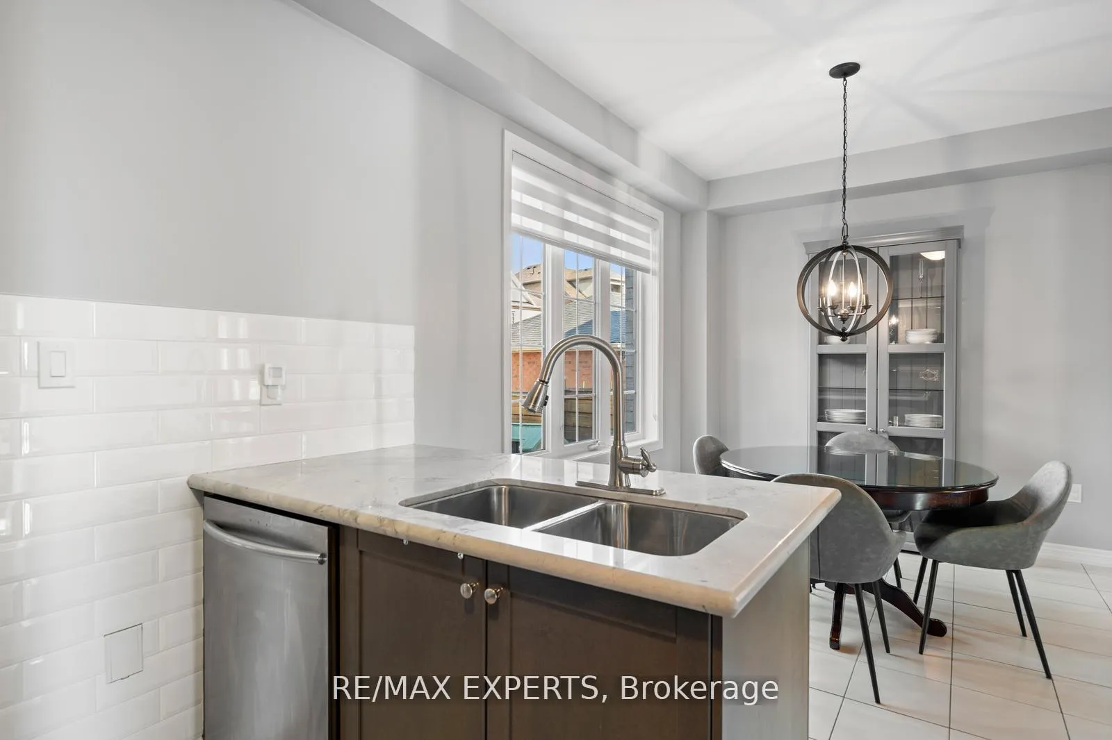 Photo 15 of 198 Moody Drive, Vaughan, Kleinburg — HOMEH