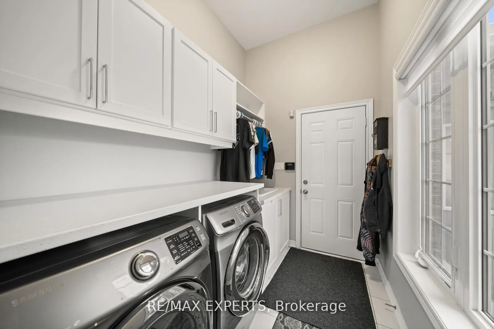 Photo 17 of 198 Moody Drive, Vaughan, Kleinburg — HOMEH