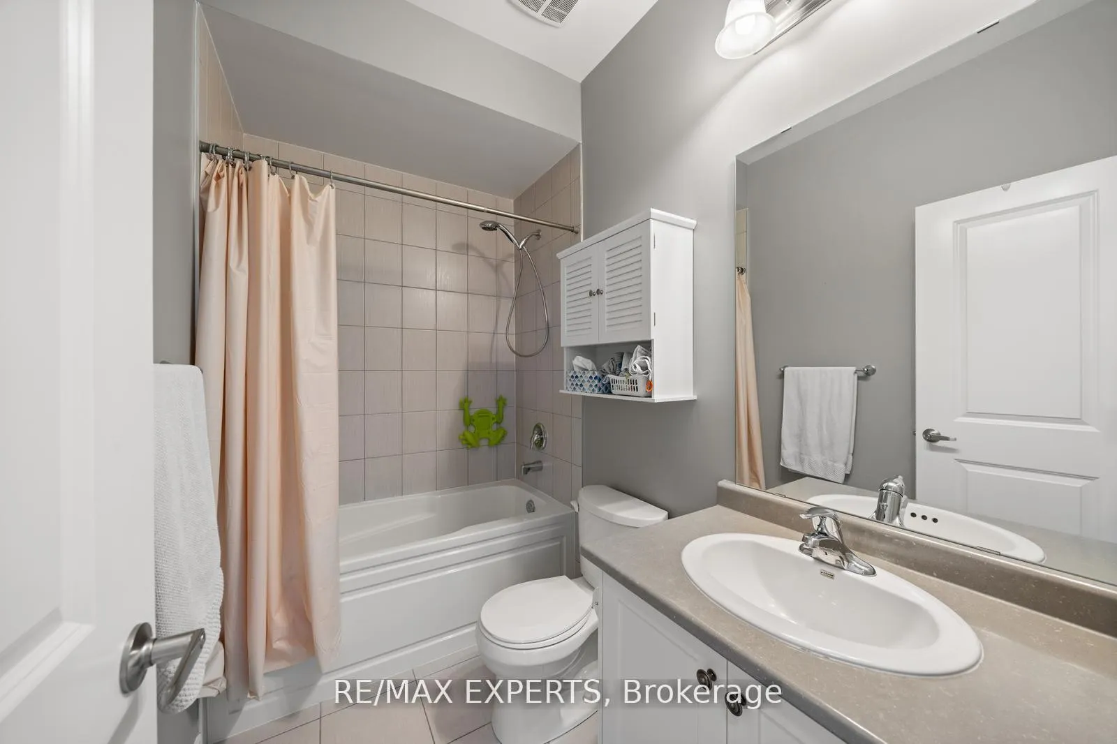 Photo 26 of 198 Moody Drive, Vaughan, Kleinburg — HOMEH