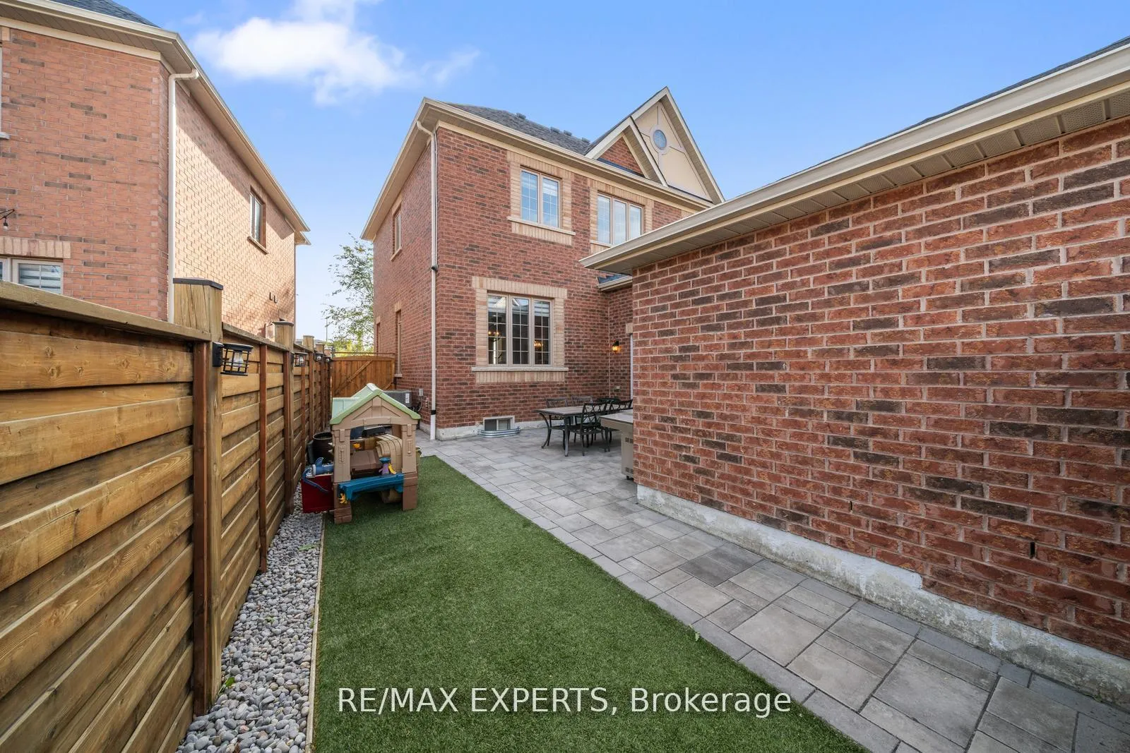 Photo 39 of 198 Moody Drive, Vaughan, Kleinburg — HOMEH