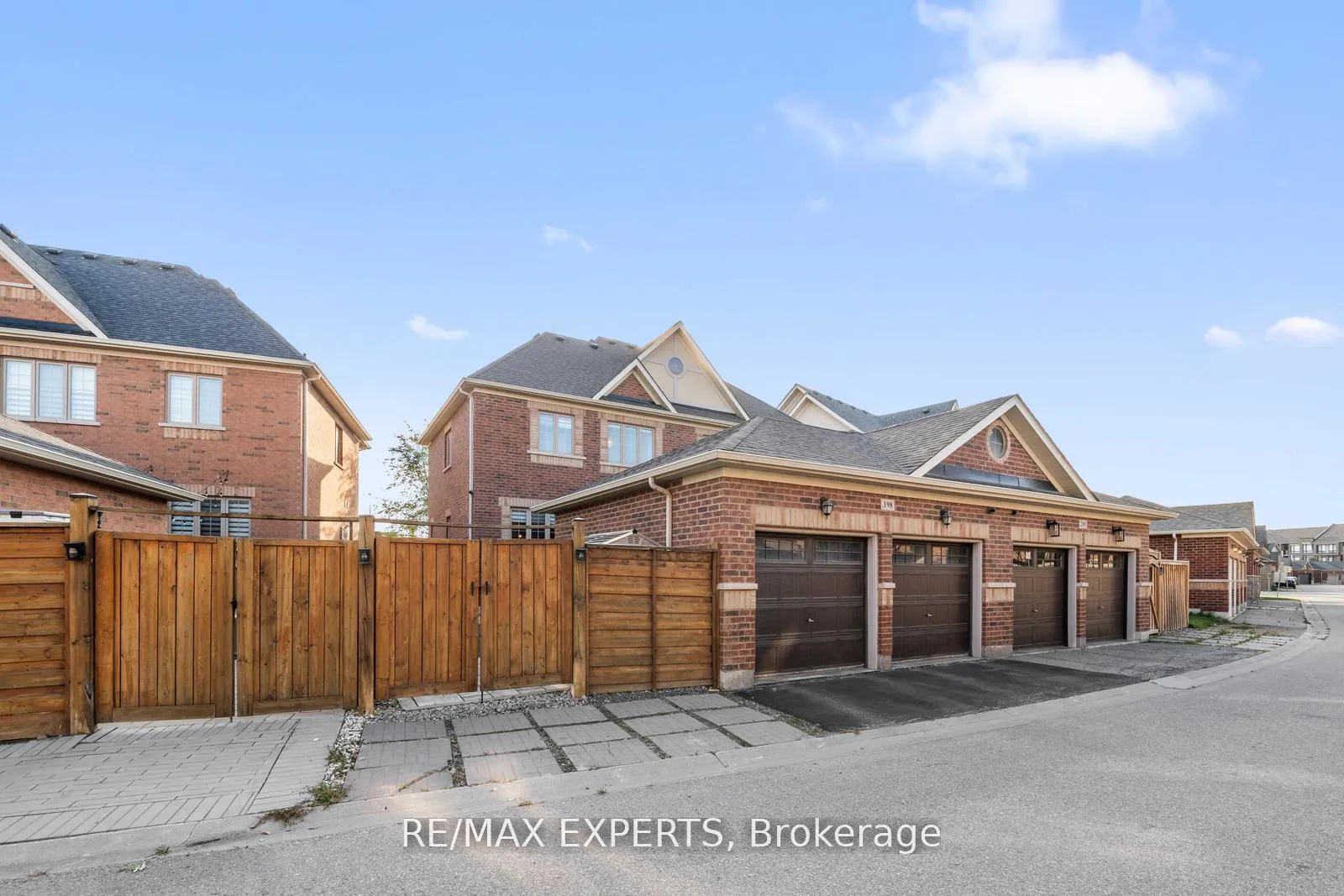 Photo 40 of 198 Moody Drive, Vaughan, Kleinburg — HOMEH