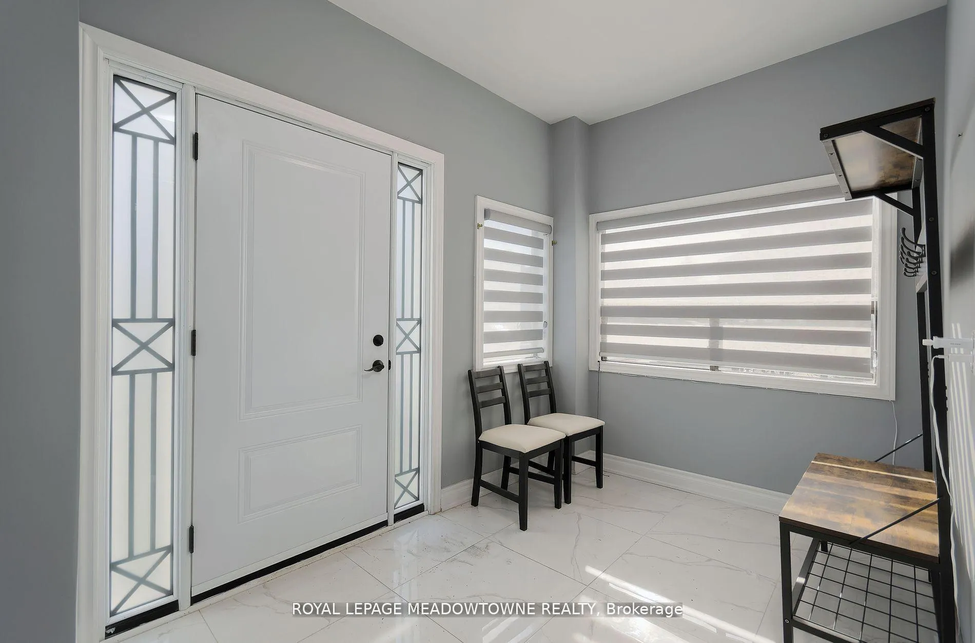 Photo 5 of 260 Athol Street E, Oshawa, Central — HOMEH