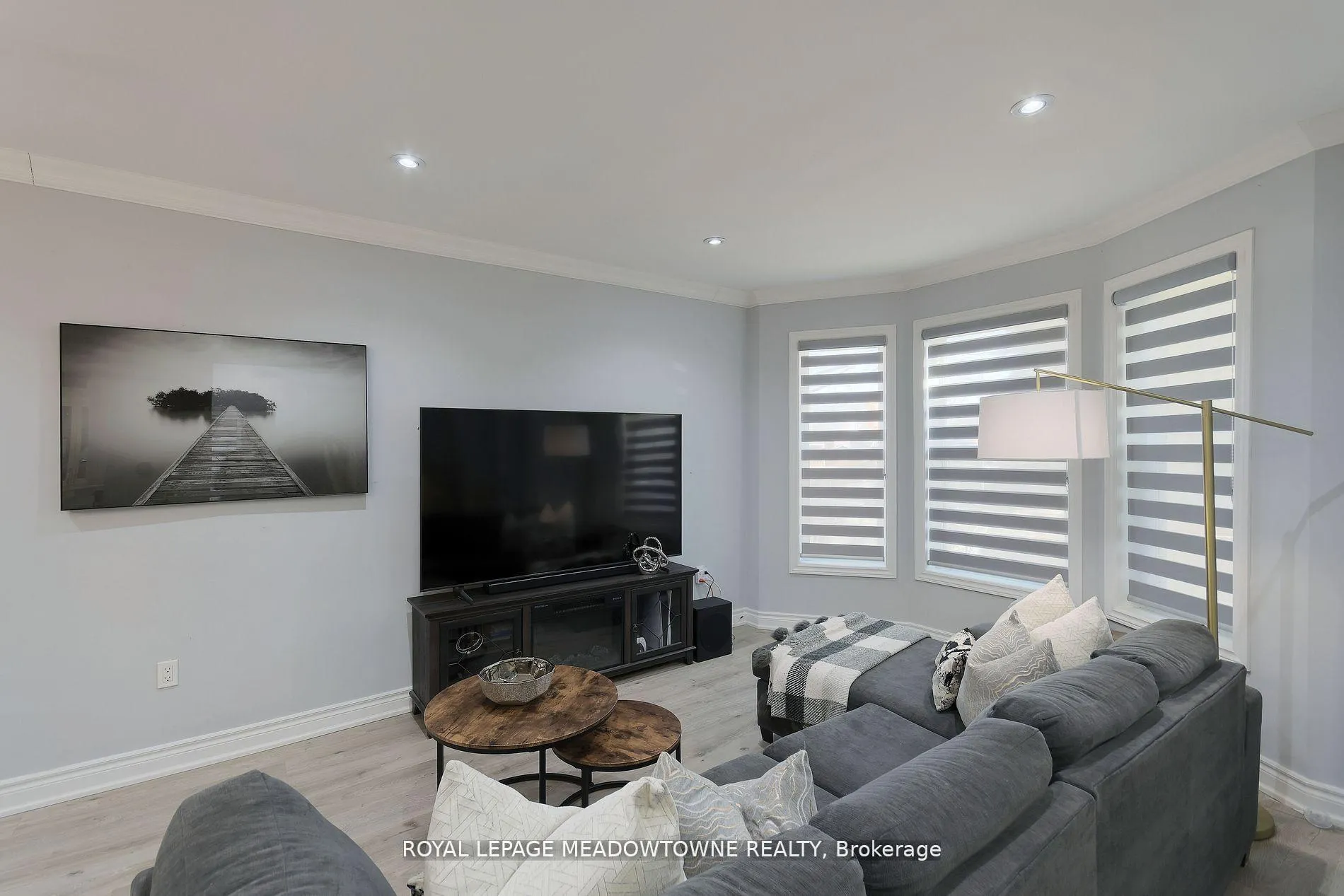 Photo 7 of 260 Athol Street E, Oshawa, Central — HOMEH