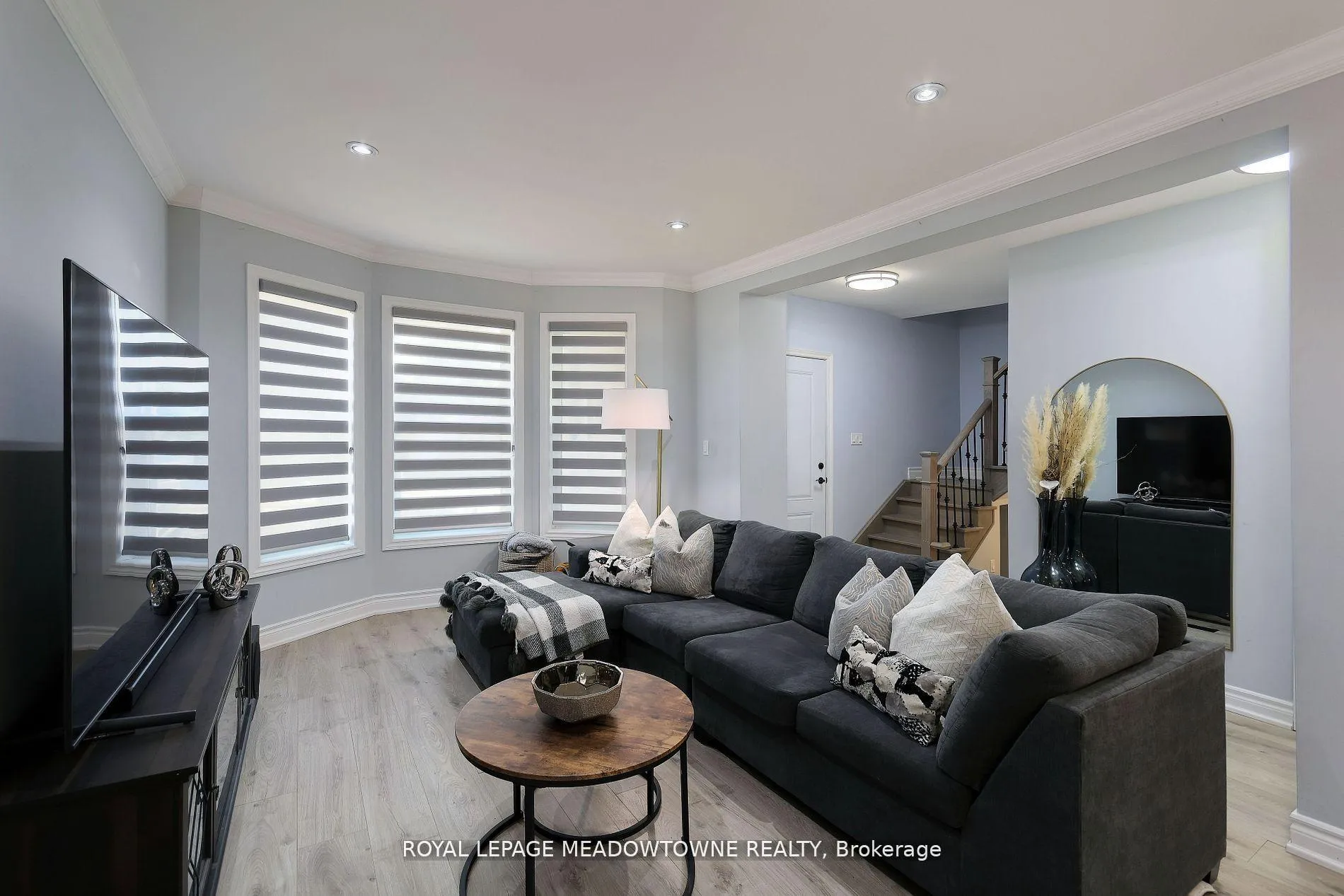 Photo 8 of 260 Athol Street E, Oshawa, Central — HOMEH