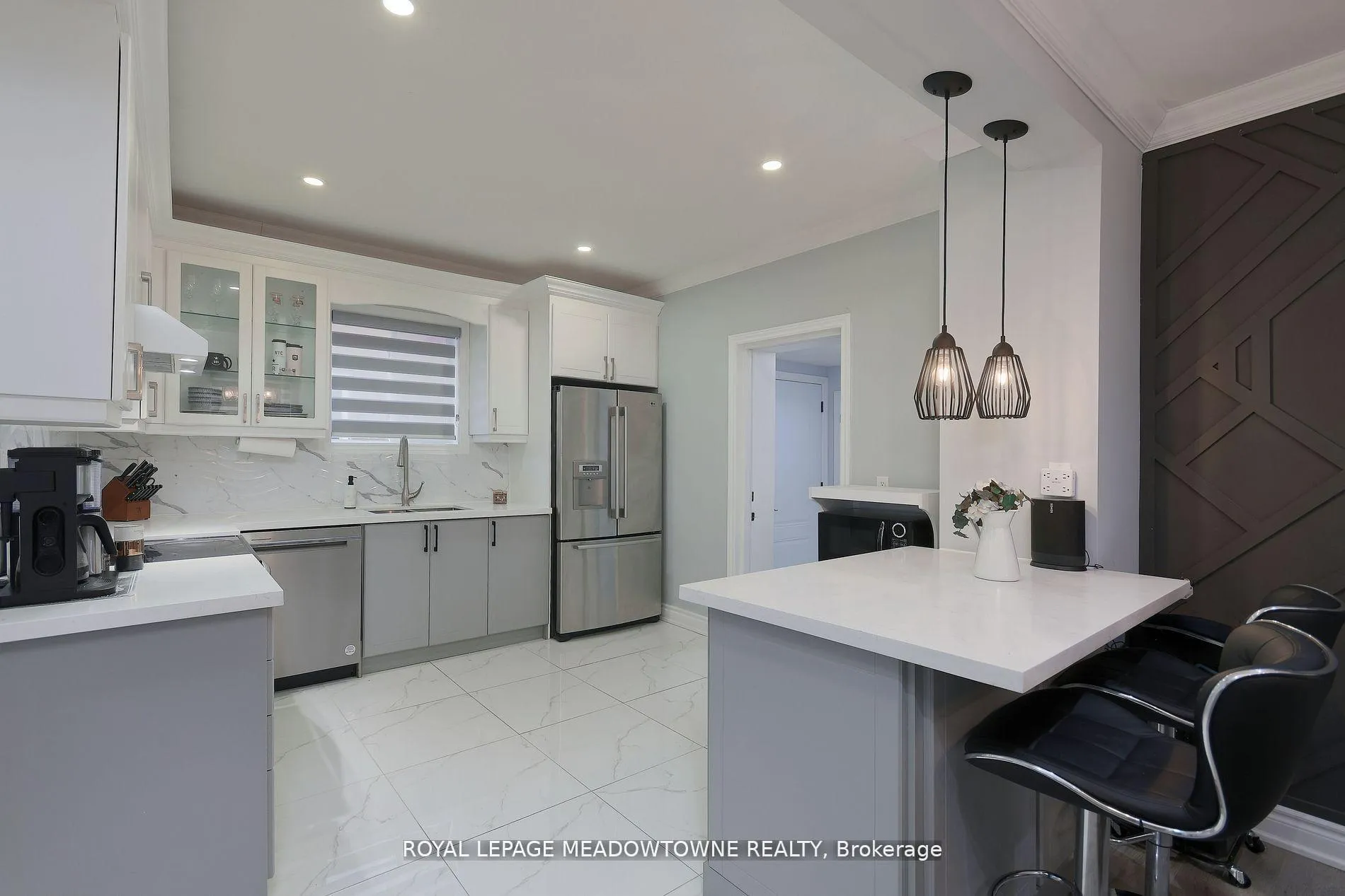 Photo 9 of 260 Athol Street E, Oshawa, Central — HOMEH