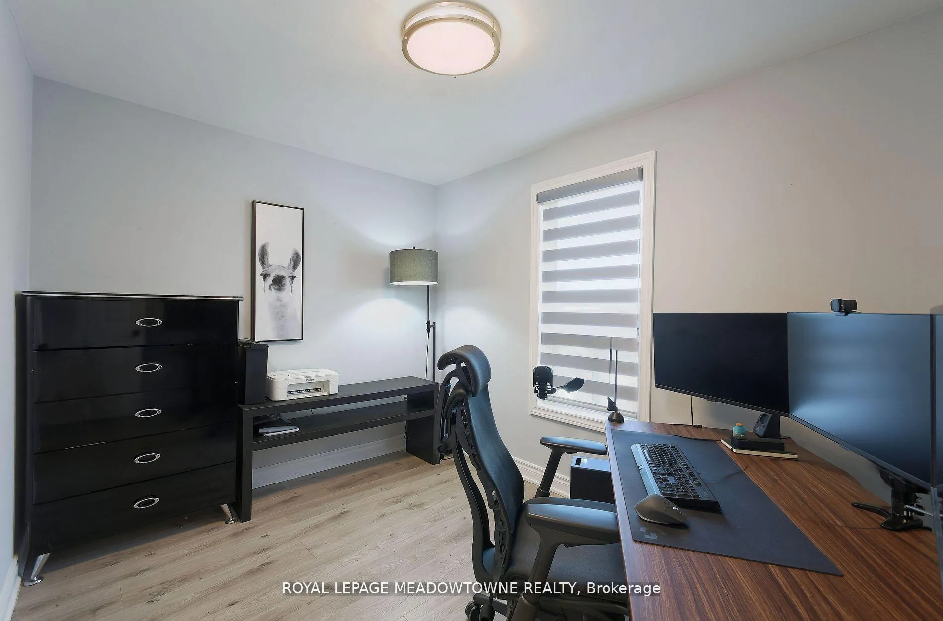 Photo 19 of 260 Athol Street E, Oshawa, Central — HOMEH