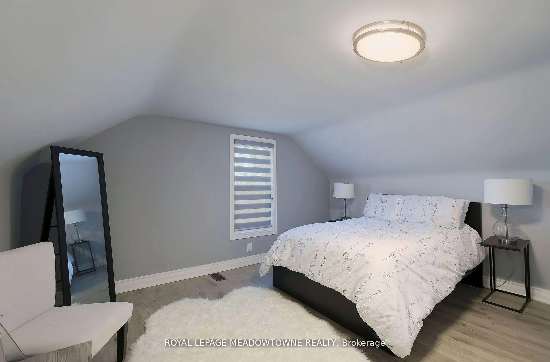 Photo 20 of 260 Athol Street E, Oshawa, Central — HOMEH