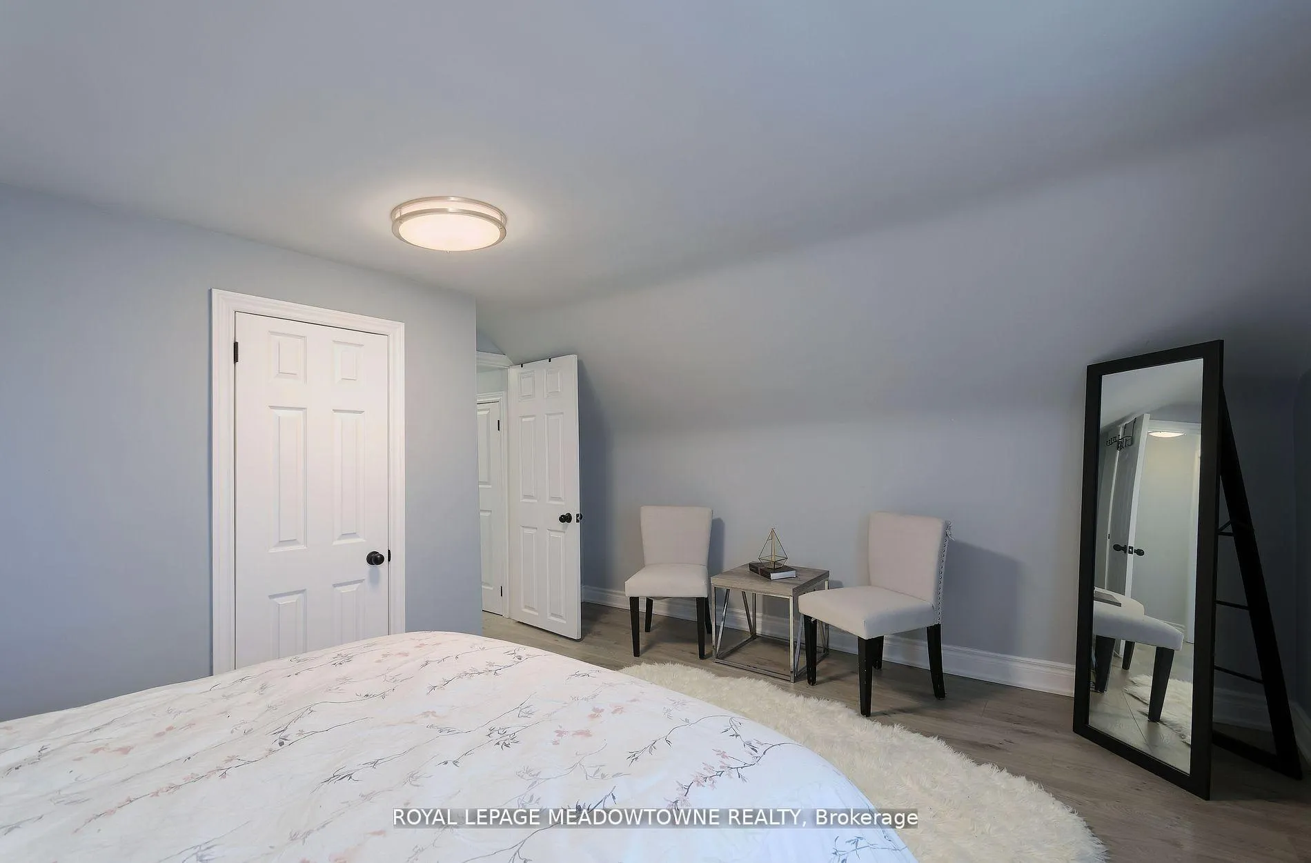 Photo 21 of 260 Athol Street E, Oshawa, Central — HOMEH