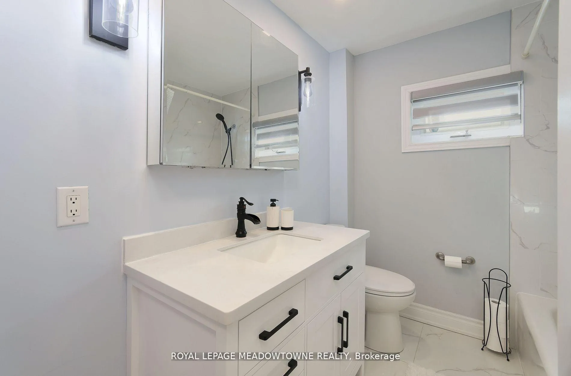 Photo 24 of 260 Athol Street E, Oshawa, Central — HOMEH