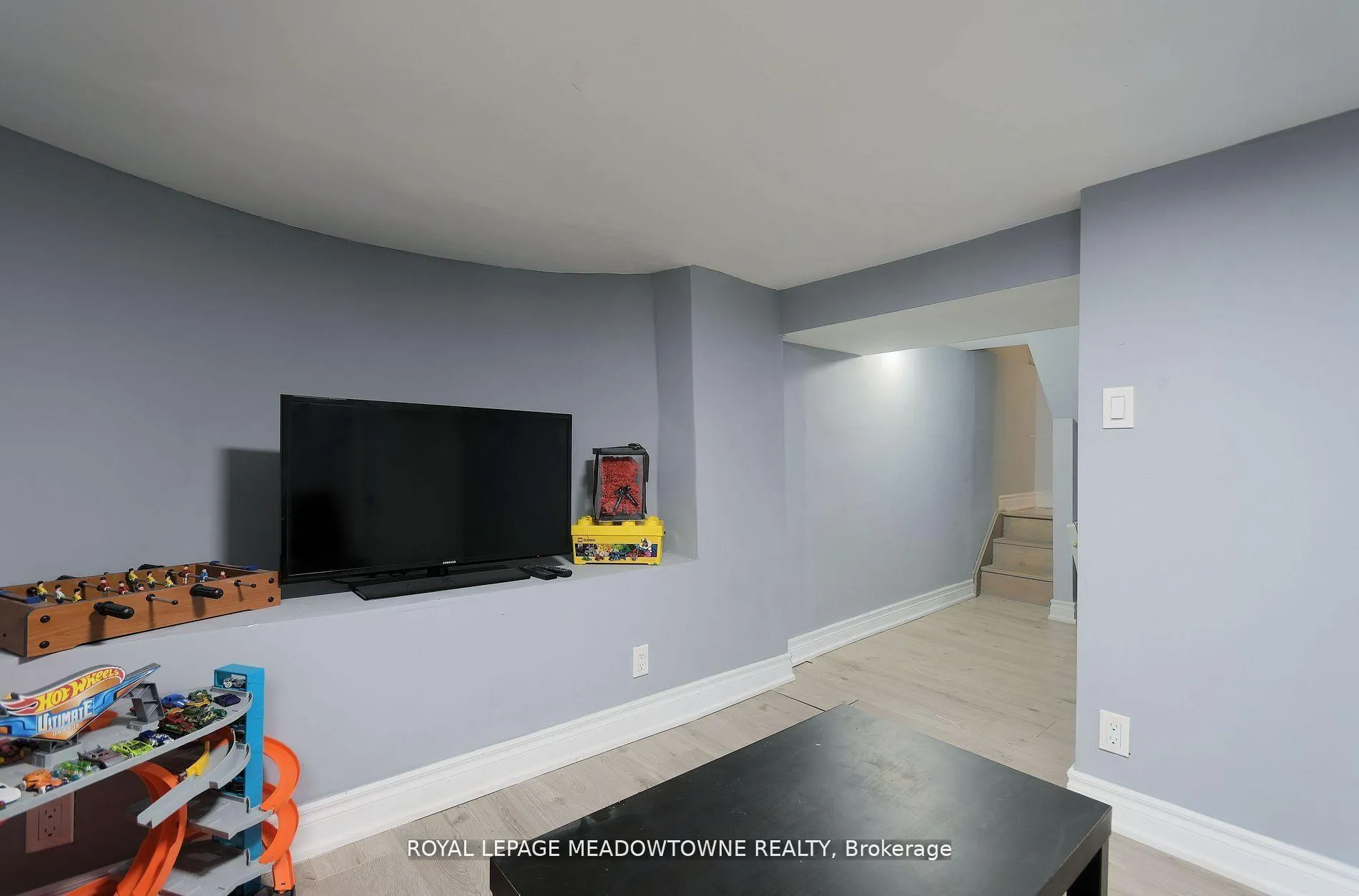 Photo 25 of 260 Athol Street E, Oshawa, Central — HOMEH
