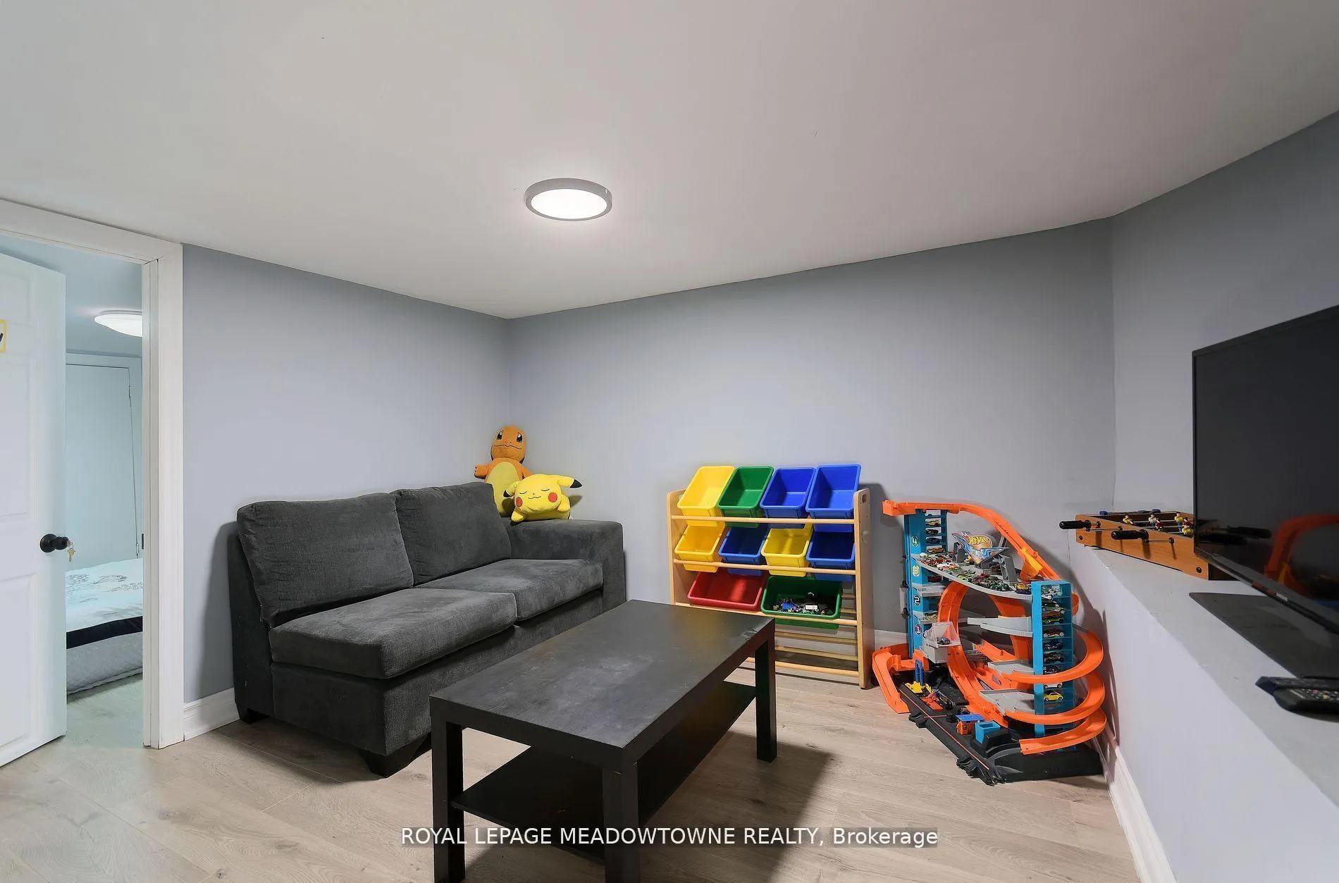 Photo 26 of 260 Athol Street E, Oshawa, Central — HOMEH