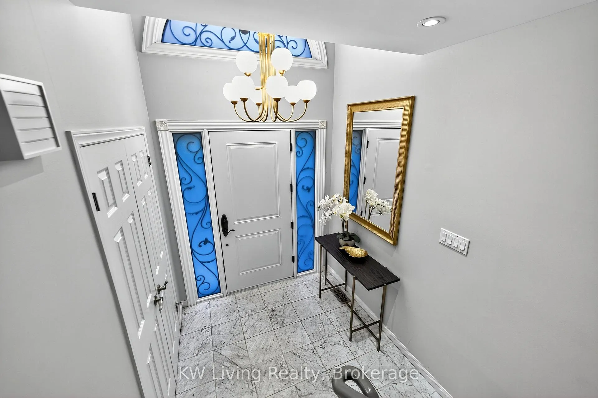 Photo 3 of 19 Deal Avenue, Toronto, Lawrence Park North — HOMEH