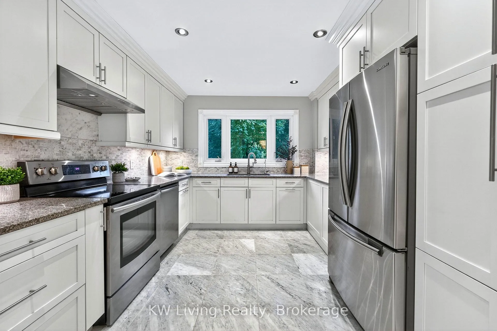 Photo 7 of 19 Deal Avenue, Toronto, Lawrence Park North — HOMEH