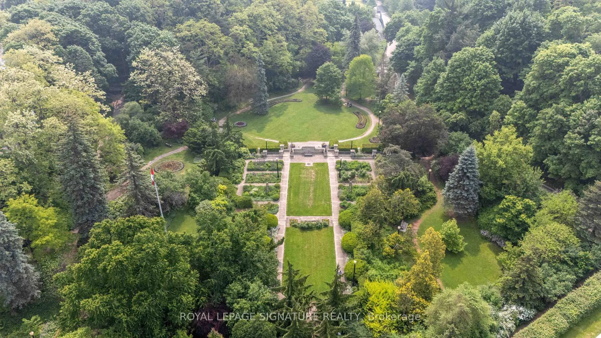 Photo 25 of 18 Weybourne Crescent, Toronto, Lawrence Park South — HOMEH