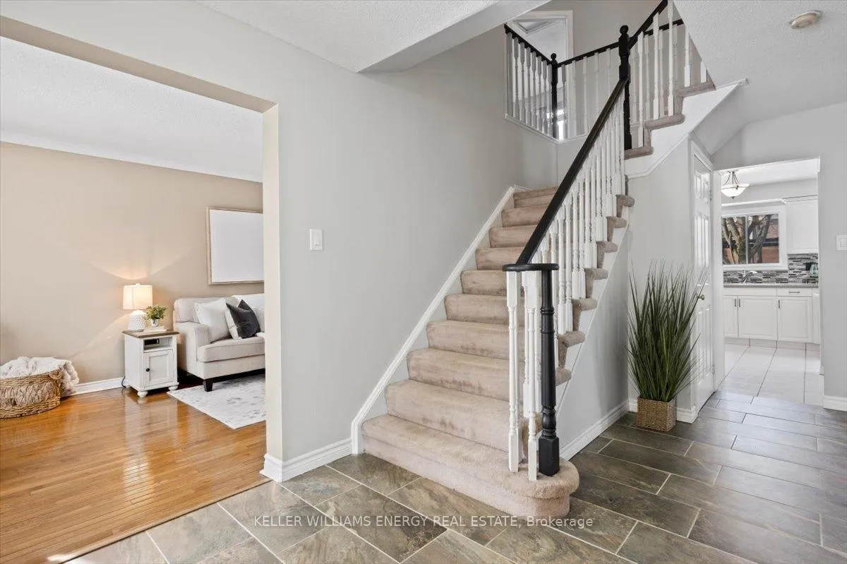 Photo 3 of 2 Resnik Drive, Clarington, Newcastle — HOMEH
