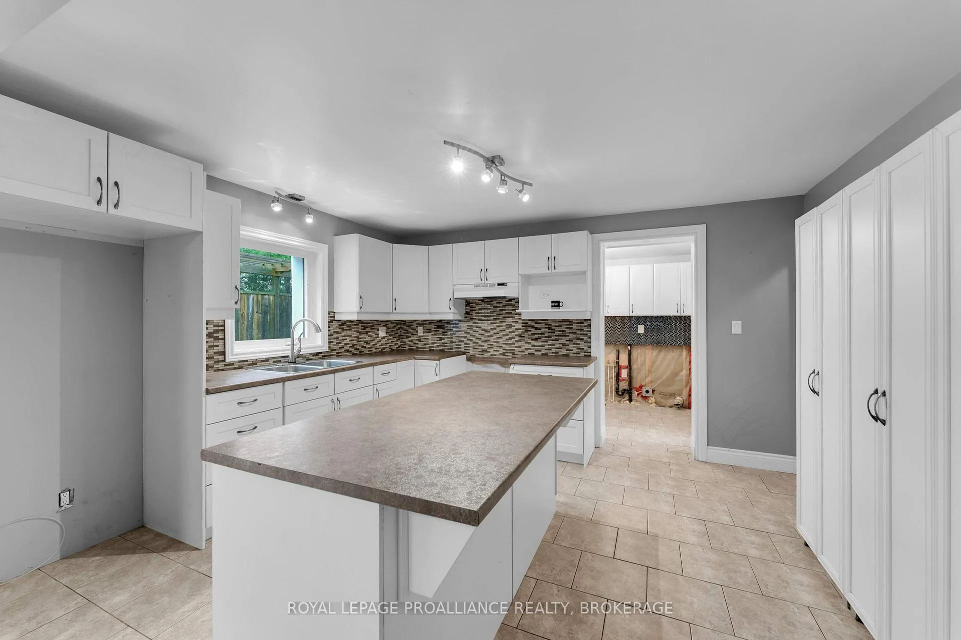 Photo 12 of 4378 Wheatley Street, Frontenac, Frontenac South — HOMEH