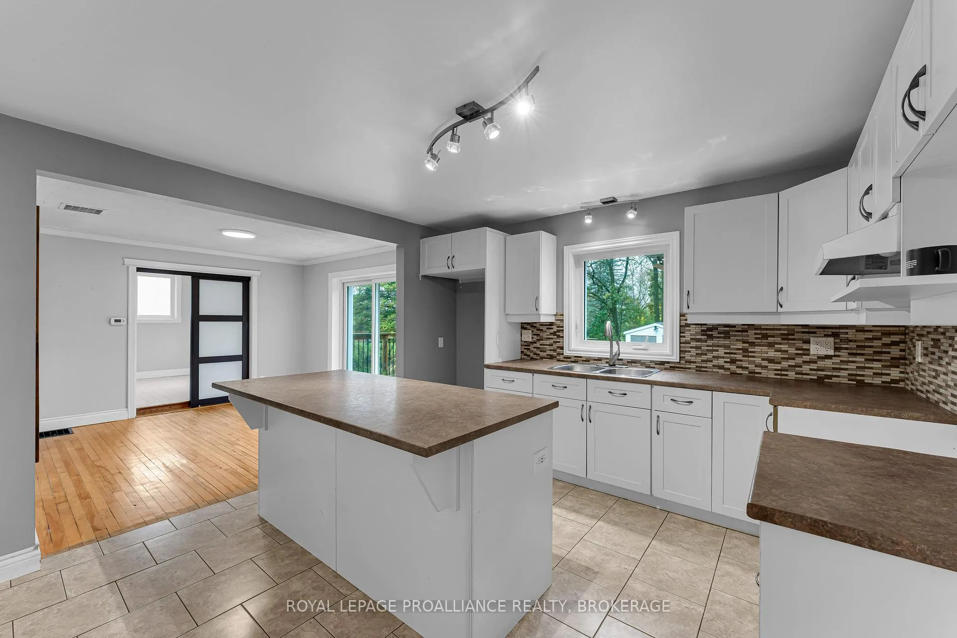 Photo 13 of 4378 Wheatley Street, Frontenac, Frontenac South — HOMEH